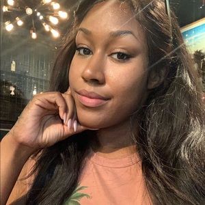 Meet your Posher, Khadeeja